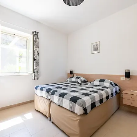 Apartment Seaview In With Swimming Pool