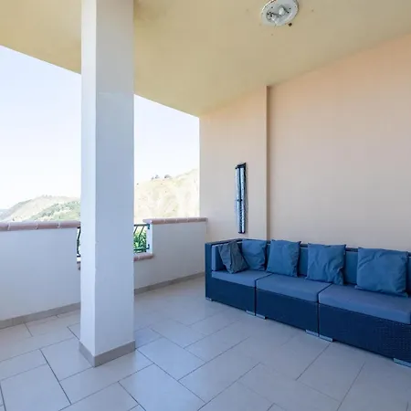 Seaview In With Swimming Pool *