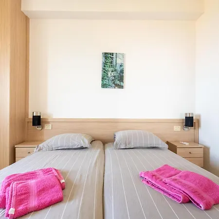 Apartment Seaview In With Swimming Pool *