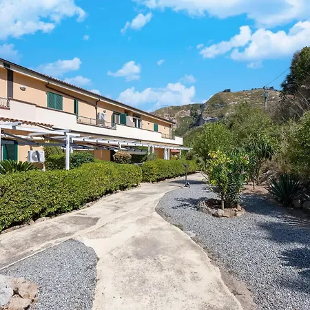 Seaview In With Swimming Pool Appartamento Parghelia