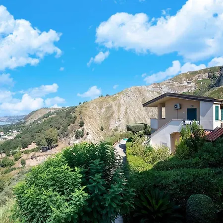 Appartamento Seaview In With Swimming Pool