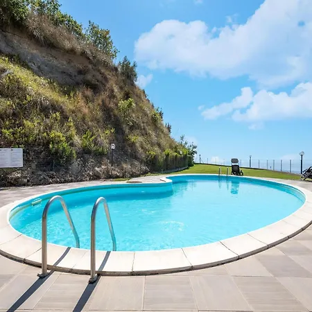 Seaview In With Swimming Pool Appartamento Parghelia