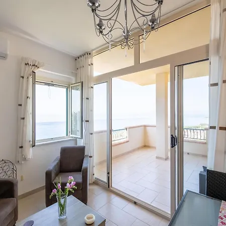 Seaview In With Swimming Pool Appartamento *