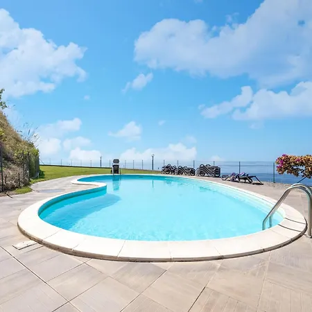 Seaview In With Swimming Pool Apartment