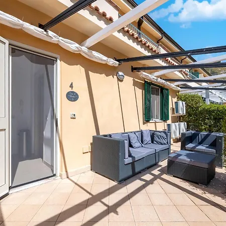 Seaview In With Swimming Pool Apartment