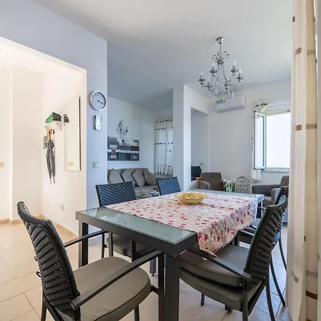 Seaview In With Swimming Pool Apartment *