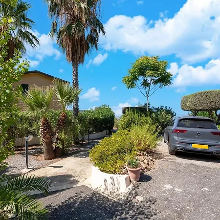 Seaview In With Swimming Pool Parghelia